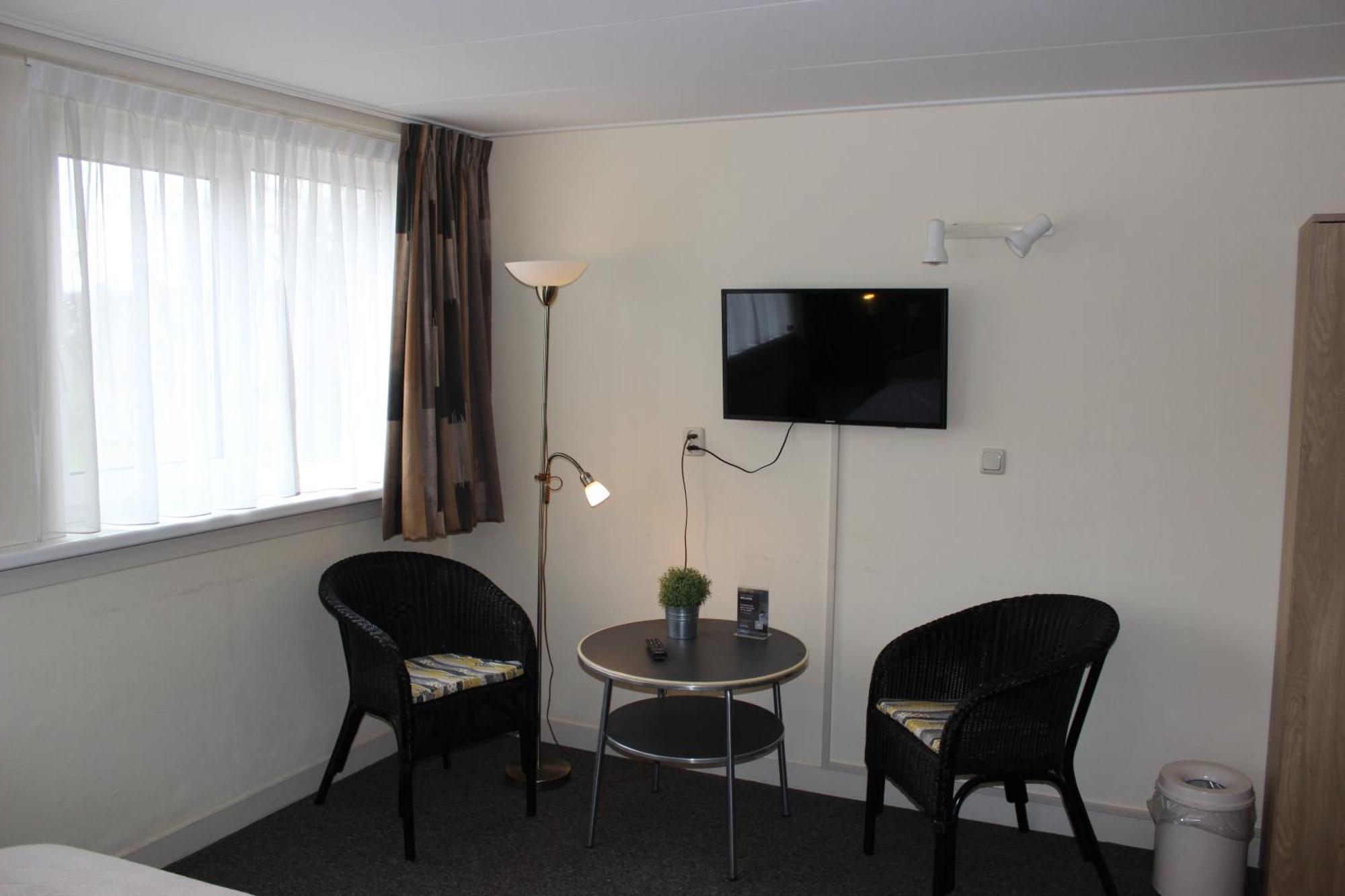 Hotel "De Klok" Buren  Quarto foto
